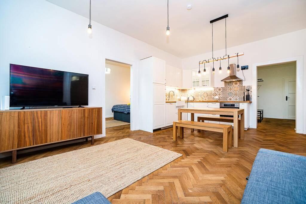 Elegant, Modern, 2-bed Flat By Museum Of Prag